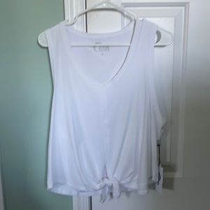 XL white front tie T